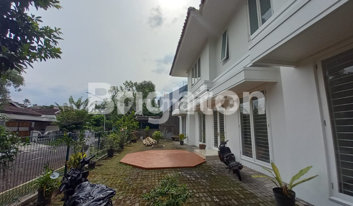 RUMAH MEWAH 2 LANTAI BARU DI INTERCON JAKARTA BARAT RUMAH MEWAH 2 LANTAI BARU DI INTERCON JAKARTA BARAT