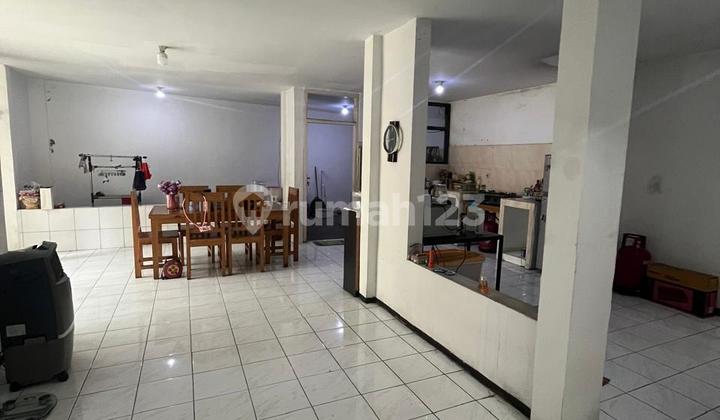 Rumah Stratetegis Cocok untuk Usaha Kost Rumah Stratetegis Cocok untuk Usaha Kost