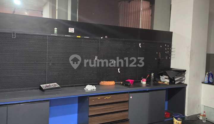 Shop House Facing Pesanggrahan Raya Street 2