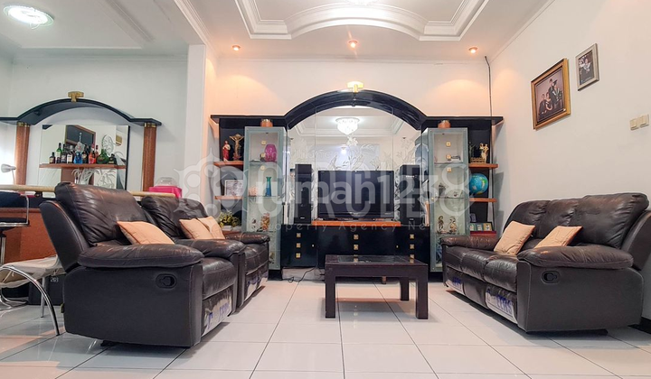 Dijual Keren Rumah Semifurnish di Taman Holis Indah Bandung