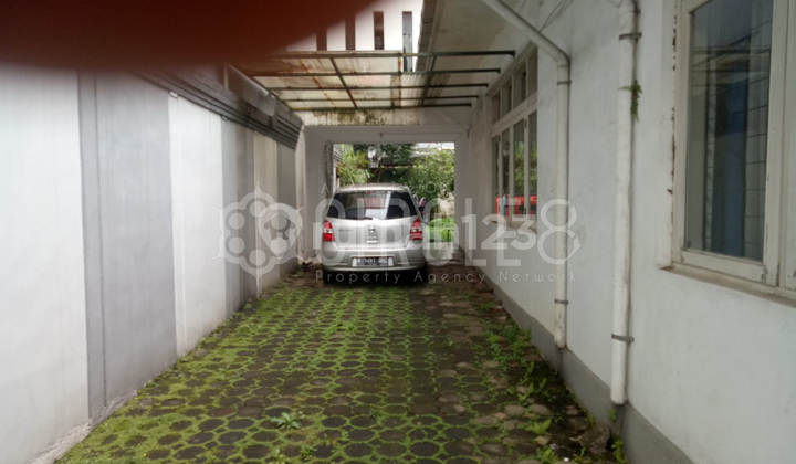 Best Style.. Semi-furnished House in Lengkong Besar Bandung 2