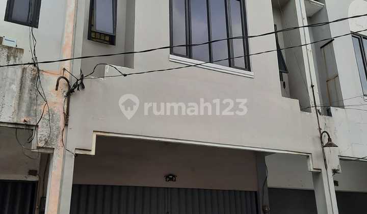 Shophouse complex in Taman Holis Indah, Bandung 2