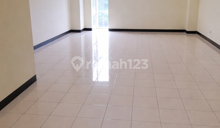 Ruko for Rent at Paskal Hyper Square, 3 Floors, Bandung 2