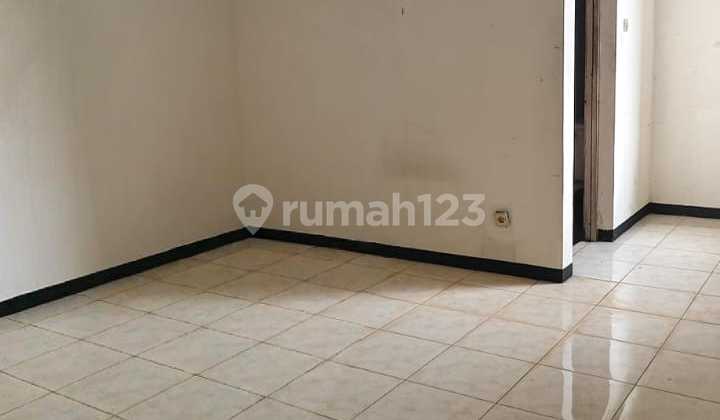 Shop Rental on Jl Caringin Bandung 2