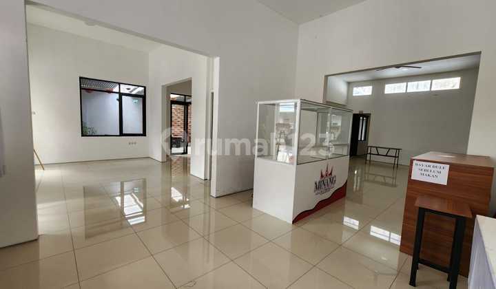 Rent Business Space on Asia Afrika Street Wing, Bandung Rent Business Space on Asia Afrika Street Wing, Bandung