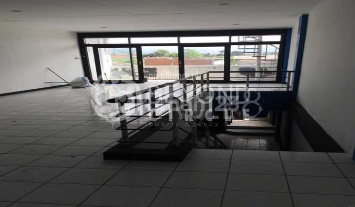 Awesome, Commercial Space (Ruko) for Rent in Sudirman, Bandung.