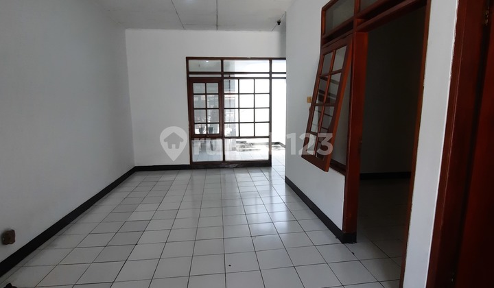 House for Rent in Taman Holis Indah, Bandung House for Rent in Taman Holis Indah, Bandung