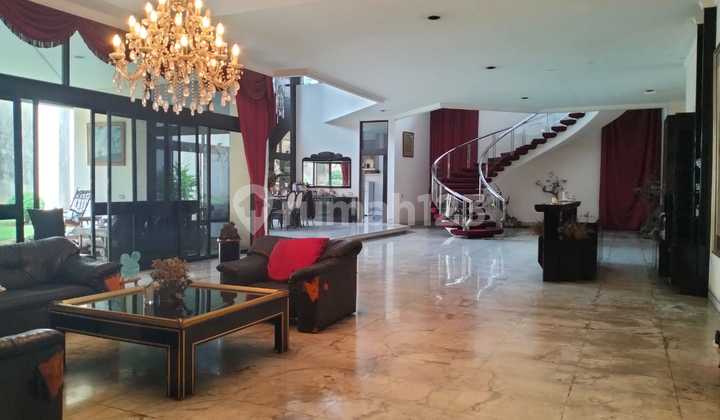 Di Jual Rumah Ekslusif di Kebayoran Lokasi Sangat Strategis