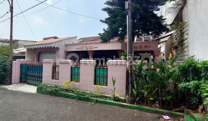 Di Jual Murah Rumah di Kebon Jeruk Lokasi Sangat Strategis Di Jual Murah Rumah di Kebon Jeruk Lokasi Sangat Strategis
