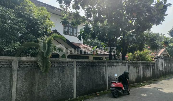 Affordable House, Land Calculation in East Kemang, Highly Strategic and Valuable Location, Suitable for Exclusive Boarding, Guest House, Town House, etc. Affordable House, Land Calculation in East Kemang, Highly Strategic and Valuable Location, Suitable for Exclusive Boarding, Guest House, Town House, etc.