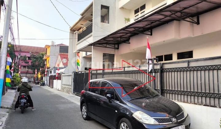 Strategic House in Central Jakarta - Kramat Jaya Baru Below Market Price