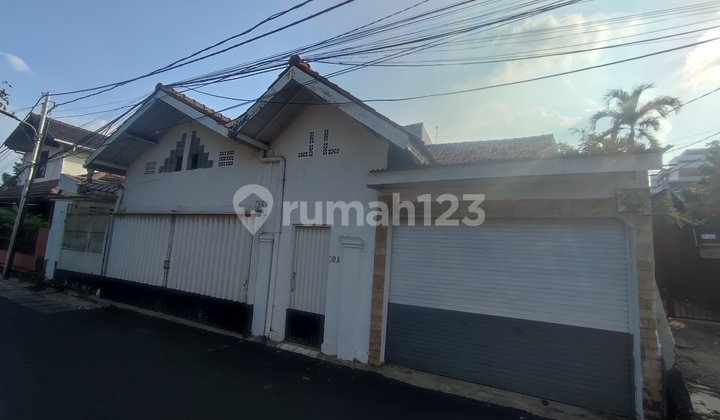 Rumah di Pinggir Jalan Lokasi Strategis Cocok di Jadikan Rumah Tinggal, Rumah Kos & Ruang Usaha Lokasi di Pondok Labu Jakarta Selatan
