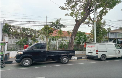 Affordable House in Tebet, Very Strategic Location on the Main Road