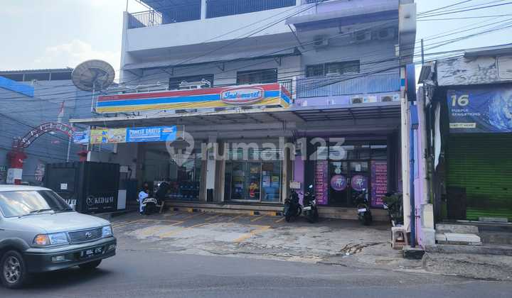 3-Story Shop House by the Road, Passive Income, Strategic Location in East Jakarta 2
