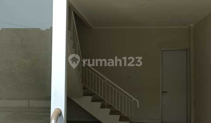 STRATEGIC 2-STORY SHOPHOUSE, SUITABLE FOR BUSINESS & OFFICE IN MAJA, BANTEN 2