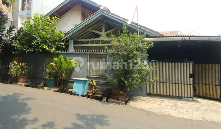 House for Sale in South Grogol, Kebayoran Lama - Close to MRT Blok M, Senayan, and Pondok Indah House for Sale in South Grogol, Kebayoran Lama - Close to MRT Blok M, Senayan, and Pondok Indah