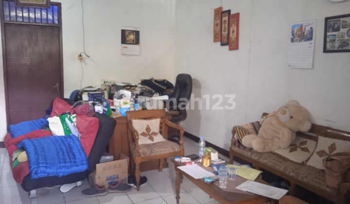 House Suitable for Boarding or Rent For Sale in South Petukangan 2