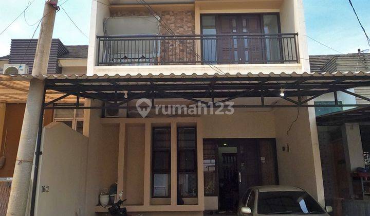 Rumah Modern Minimalis 2 Lantai di Cendana Residence 1