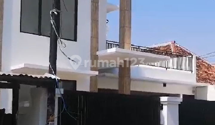 Turun Harga Rumah 2 Lantai Plus Kost Kostan di Menteng Jakpus 2