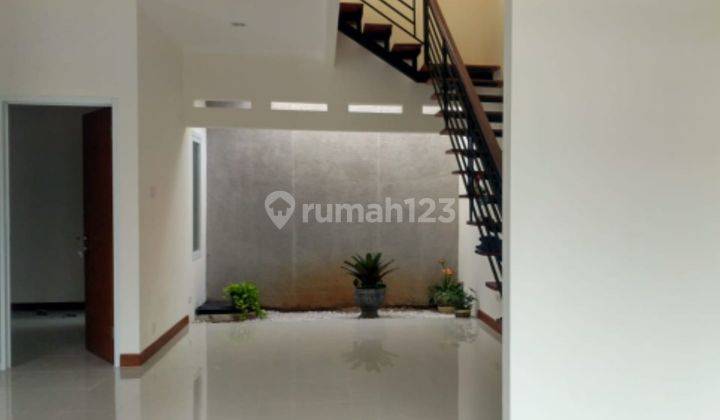 Rumah Baru 2 Lantai Posisi Hoek di D alikha Residence, Kreo Selatan 2