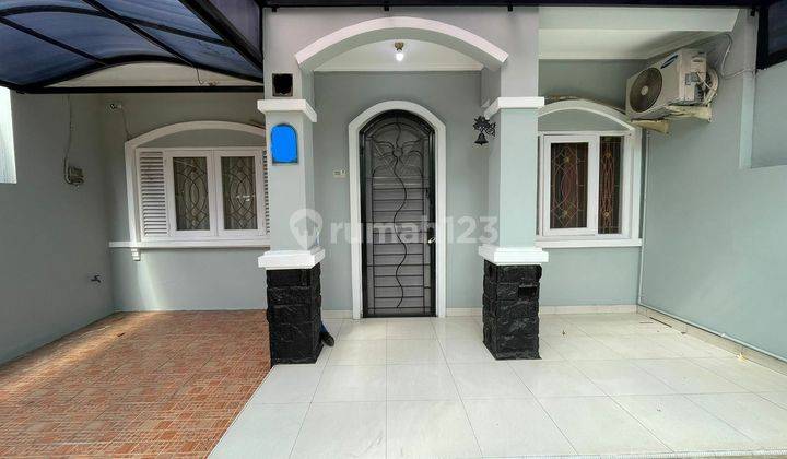 Dijual Rumah Nyaman dan Asri dengan Lokasi Strategis di Graha Bintaro Jaya Graha Raya 1