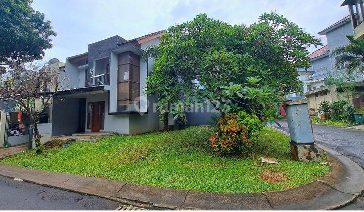 Rumah Dijual Cepat Emerald Town House, Hoek, 2 Lantai, Shm, Semi Furnished 1