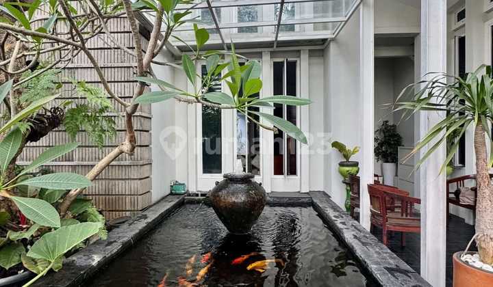 For Quick Sale: House with Pool and Strategic Location in Ragunan, South Jakarta. For Quick Sale: House with Pool and Strategic Location in Ragunan, South Jakarta.
