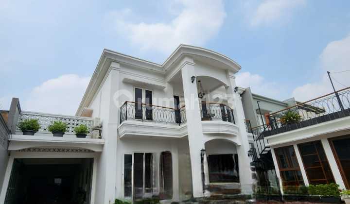 Dijual rumah semi furnish mewah siap huni  2