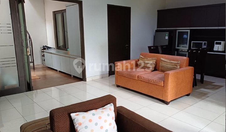 Dijual Cepat Rumah 2 Lantai Luas 105 M² di Raffles Hills Cibubur - Akses Mudah ke LRT & Mall 2