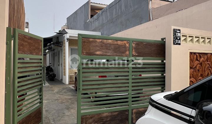 Dijual Rumah di lokasi strategis Meruya kembangan Jakarta Barat akses Jalan lebar (2 Mobil), cocok untuk usaha