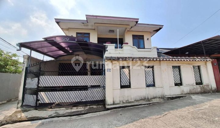 Dijual Rumah Semi Furnished Posisi Hook Siap Huni Non Cluster Di Gandul Cinere.
