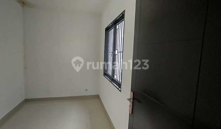 Rumah Minimalis Nempel Graha Raya Bintaro, 10 Menit Ke Tol Parigi 2