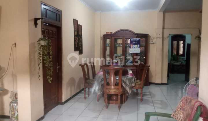 Dijual Rumah + Usaha Kost & Kontrakan — Rambutan, Jakarta Timur Dijual Rumah + Usaha Kost & Kontrakan — Rambutan, Jakarta Timur