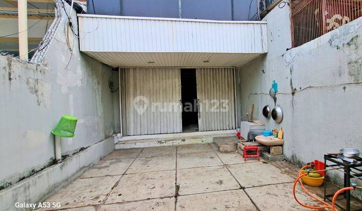 Ruko di Jl Mampang Prapatan Raya Jakarta Selatan 200 M Butuh Renovasi SHM 2