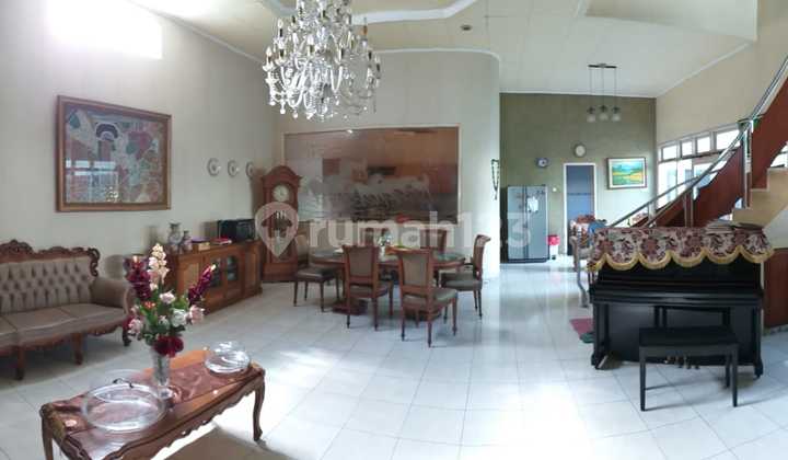 For Sale Quick 3-Story Spacious House with 6 BR in Karang Tengah Tangerang 2