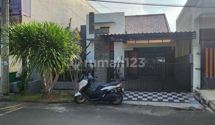 Dijual Cepat Rumah 2 Lantai Semi Furnished di Perumahan Mahkota Simprug, Tangerang