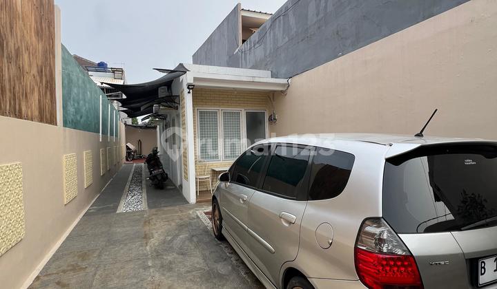 Dijual Rumah di lokasi strategis Meruya kembangan Jakarta Barat akses Jalan lebar (2 Mobil), cocok untuk usaha 2