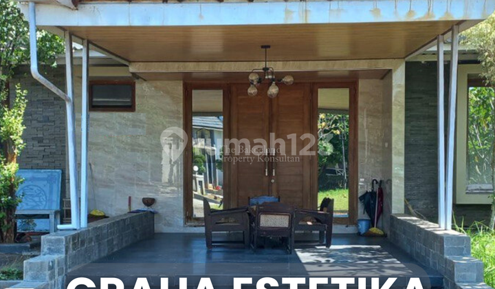 Rumah di Graha Estetika Dekat Undip Tembalang dengan Kolam Renang 1