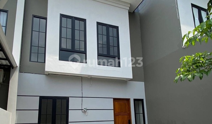 RUMAH MEWAH MURAH DUA LANTAI DI CLUSTER KLIPANG SEMARANG 1