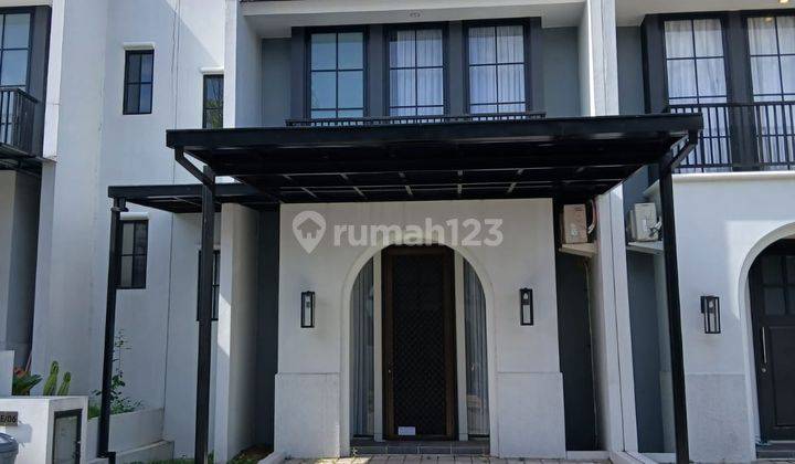 Rumah Mewah Dua Lantai Semi Furnished Di Cluster Mewah Sambiroto 1