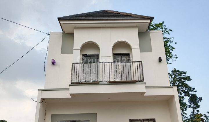 RUMAH MEWAH DUA LANTAI VIEW PEGUNUNGAN BEBAS BANJIR DI PUDAKPAYUNG SMG 1