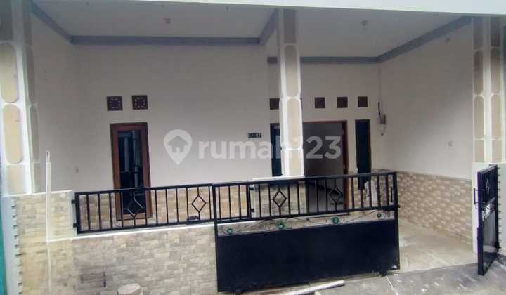 A fully renovated, move-in ready house that's like new in Banyumanik, Semarang.
