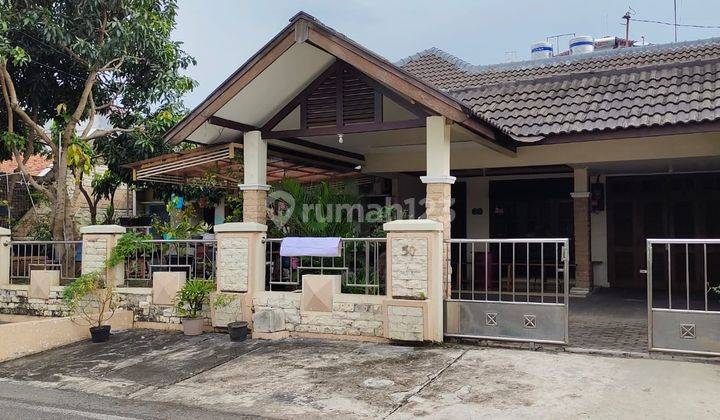 Rumah Mewah Dua Lantai Daerah Taman Wologito Semarang  1