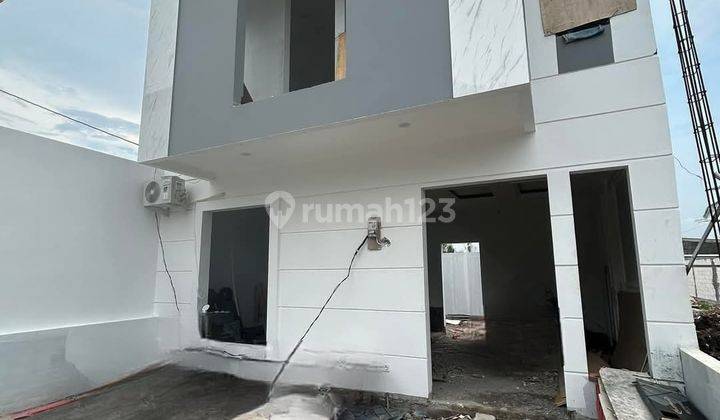 Rumah Mewah Dua Lantai Dp All In 30 Jt Angsuran 2 Jtan Daerah Wolter Monginsidi Semarang 1