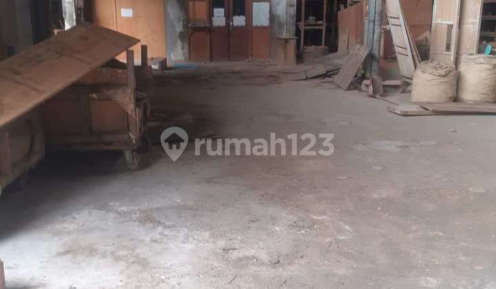 SPACIOUS WAREHOUSE STRATEGIC LOCATION TRUCK AND TRAILER ACCESS IN SIMONGAN WEST SEMARANG 2