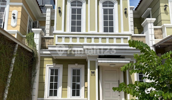 Rumah Mewah Classic di Paramount Village Semarang Dekat Kariadi
