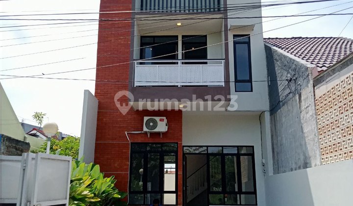 Rumah 2 Lantai di Pedurungan Tengah, bisa KPR! 1