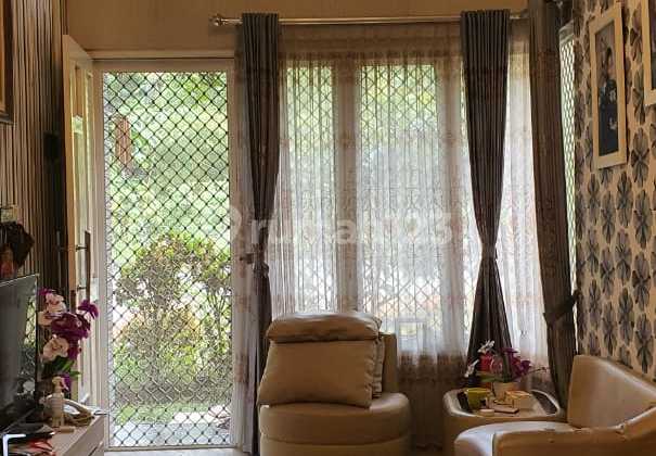 RUMAH MEWAH POSISI HOOK DI DAERAH GRAFIKA BANYUMANIK SEMARANG 2