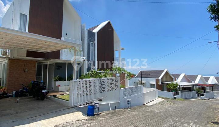 AFFORDABLE HOUSE WITH LUXURY SPECS! FULL VERY LUXURIOUS INTERIOR IN KALISEGORO, GUNUNG PATI, SEMARANG 2