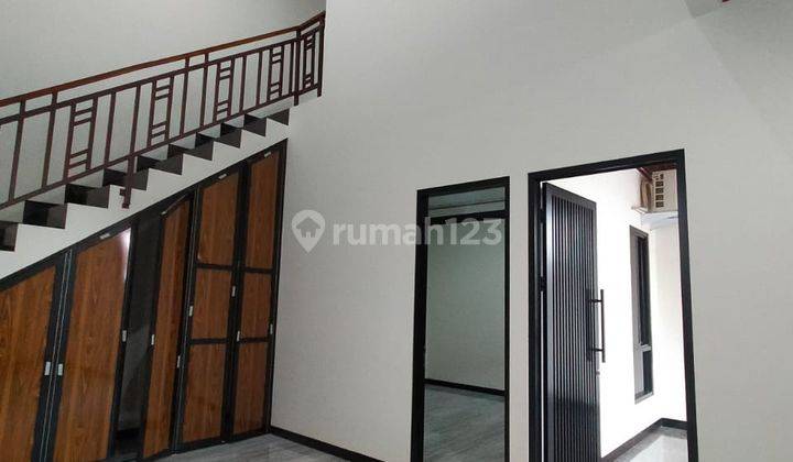 Rumah Mewah Luas Dua Lantai Daerah Manyaran Semarang  2